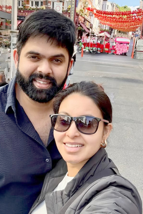 Actress Abhinaya And Her Husband Karthik London Vacation After Marriage: Photos7