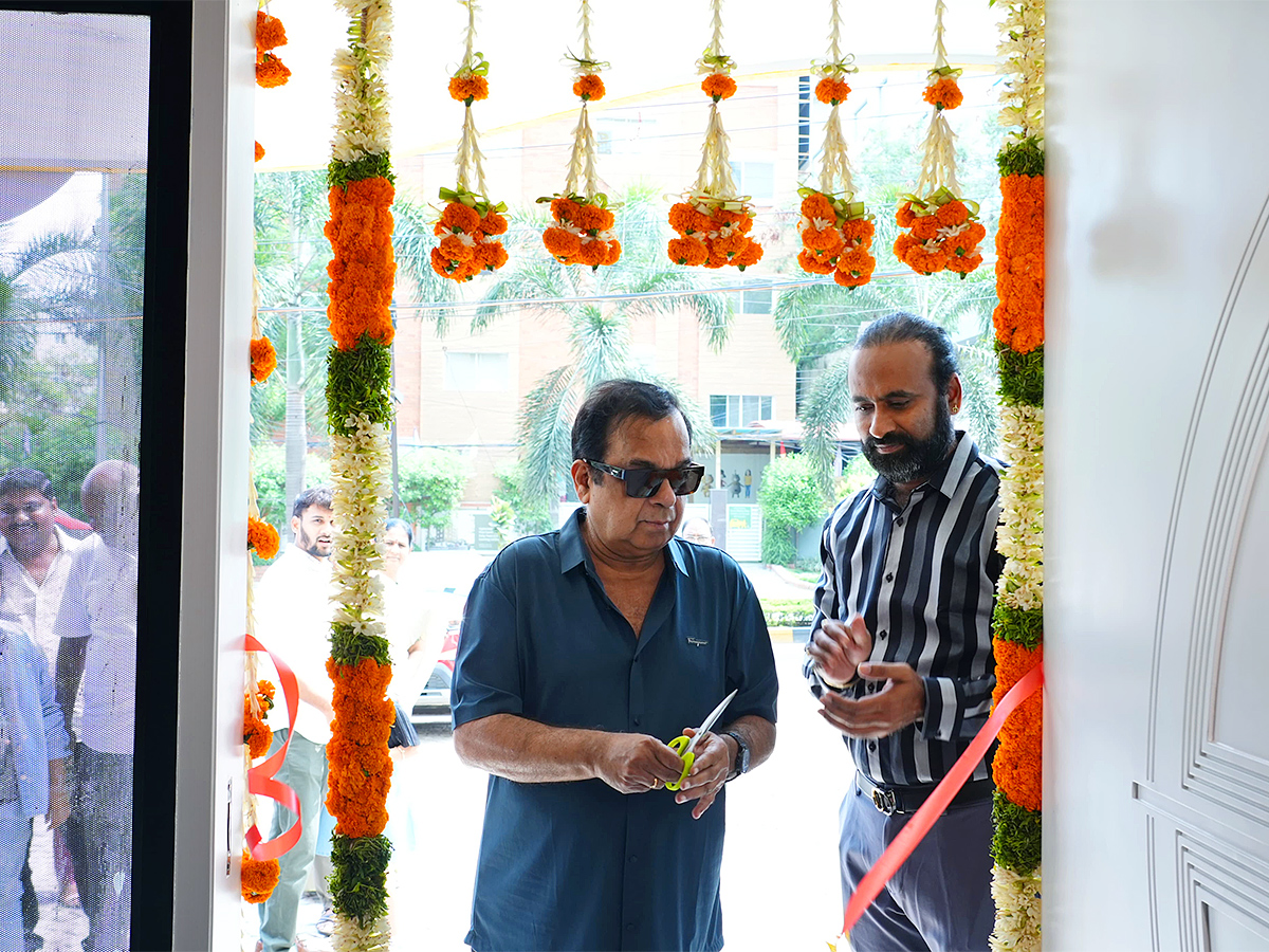 Padma Shri Brahmanandam Inaugurated Hotel Ahoo Telugu Cuisine2