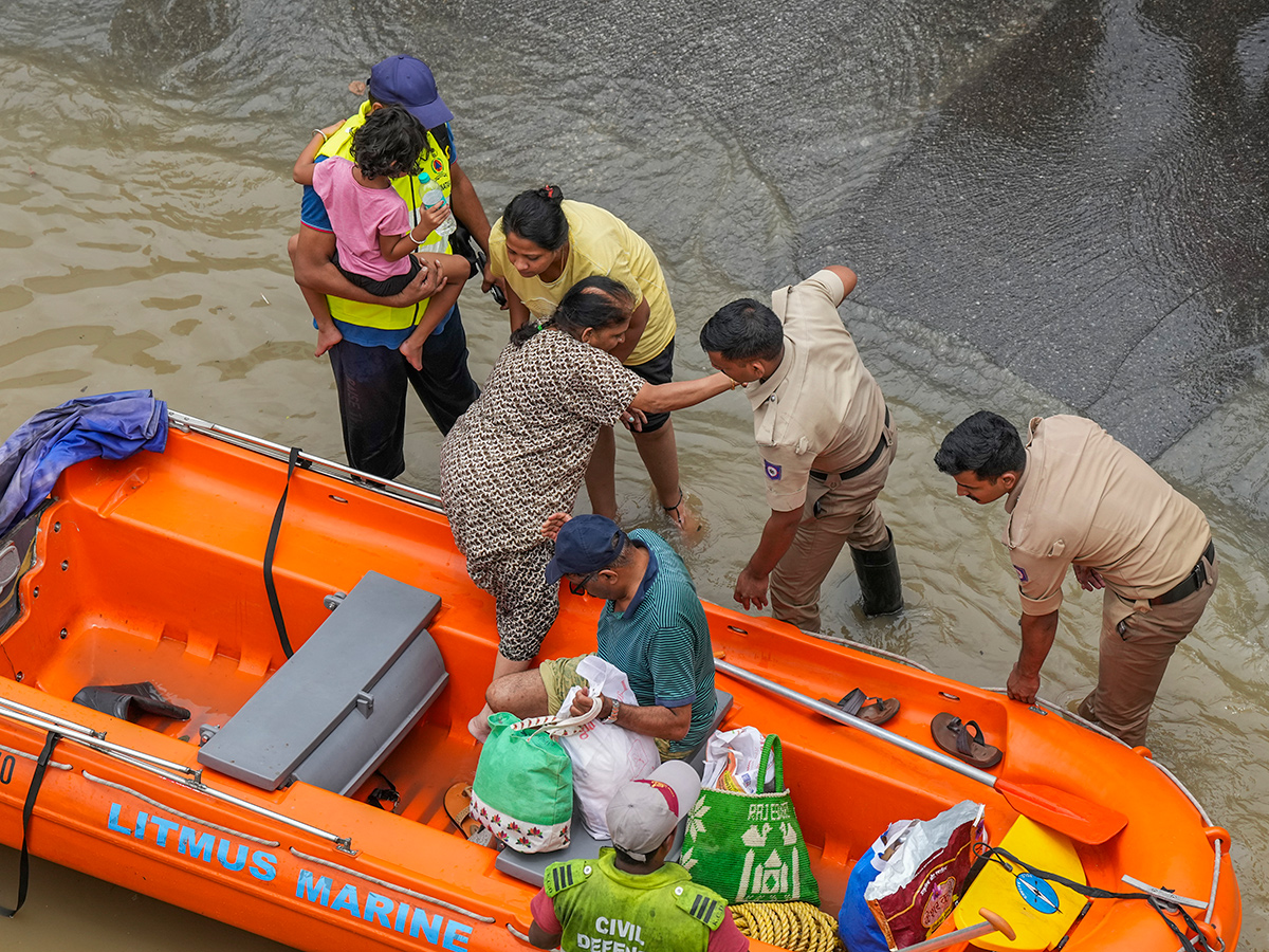 heavy rainfall in Bengaluru photos24