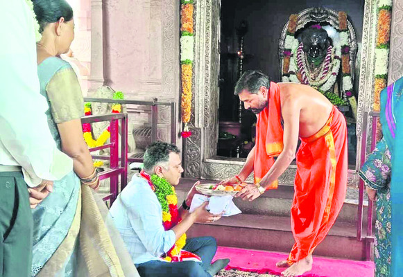 జోగుళాంబ సన్నిధిలో ఎన్ఐసీడీసీ సీఈఓ
1