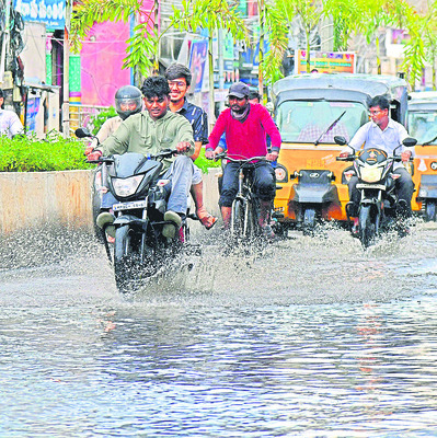 కండల ప్రదర్శనలో కుర్రకారు జోరు 5