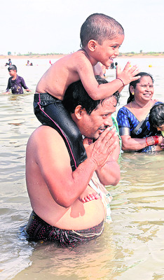 గోదావరి తీరం.. భక్తప్రవాహం7