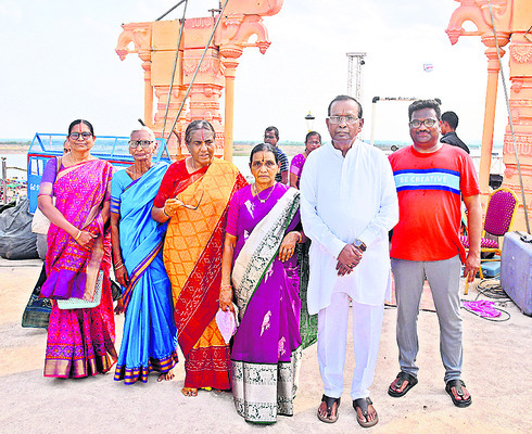 గోదావరి తీరం.. భక్తప్రవాహం5