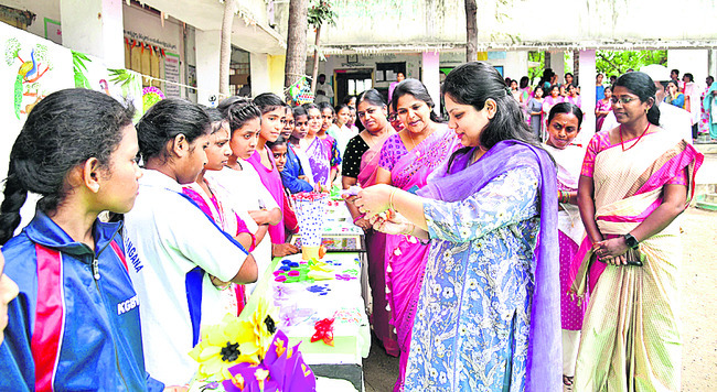 కేజీబీవీ విద్యార్థినులు భేష్‌1