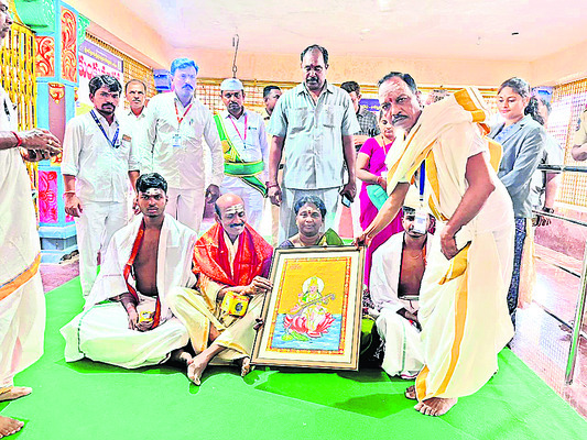 గోదావరి తీరం.. భక్తప్రవాహం2