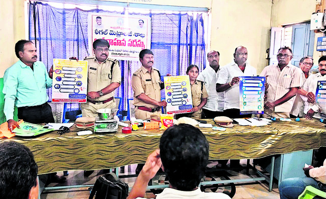 హిందీ పరీక్షకు 356 మంది గైర్హాజర్ 2