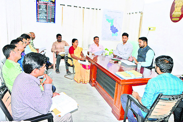 విద్యార్థుల భవిష్యత్ ఉపాధ్యాయులదే..1
