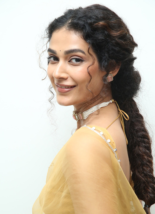 Shashtipoorthi Movie Actress Aakanksha Singh Photos12