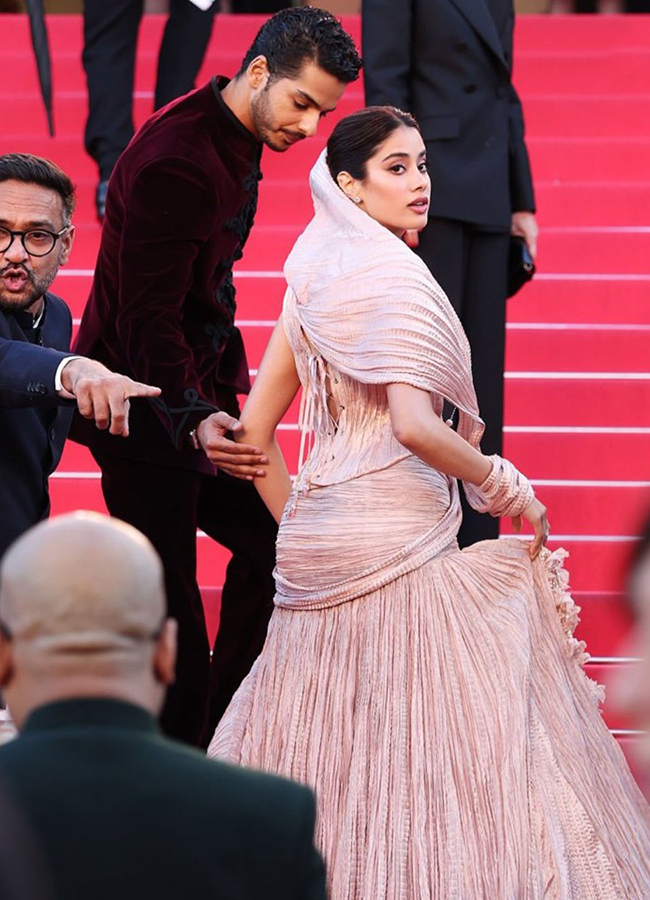 Janhvi Kapoor Pays A Regal Tribute To Sridevi At Cannes 2025 Photos10