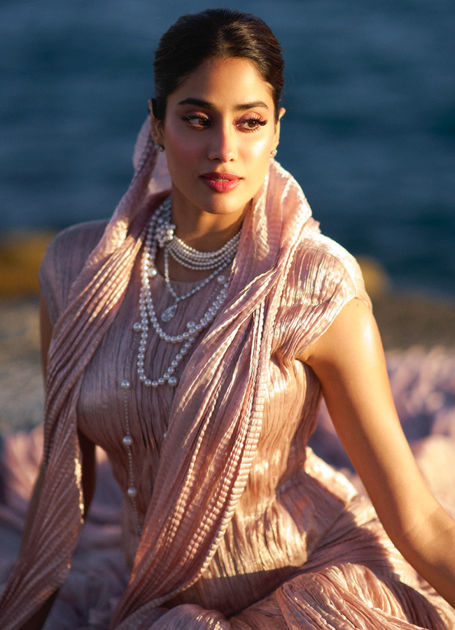 Janhvi Kapoor Pays A Regal Tribute To Sridevi At Cannes 2025 Photos11