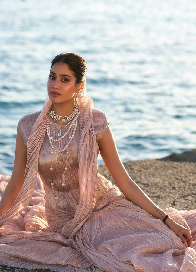 Janhvi Kapoor Pays A Regal Tribute To Sridevi At Cannes 2025 Photos18