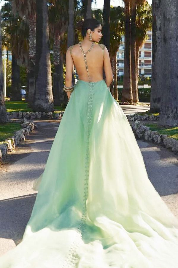 Janhvi Kapoor continues to bring desi drama At Cannes Film Festival in backless dress Photos5