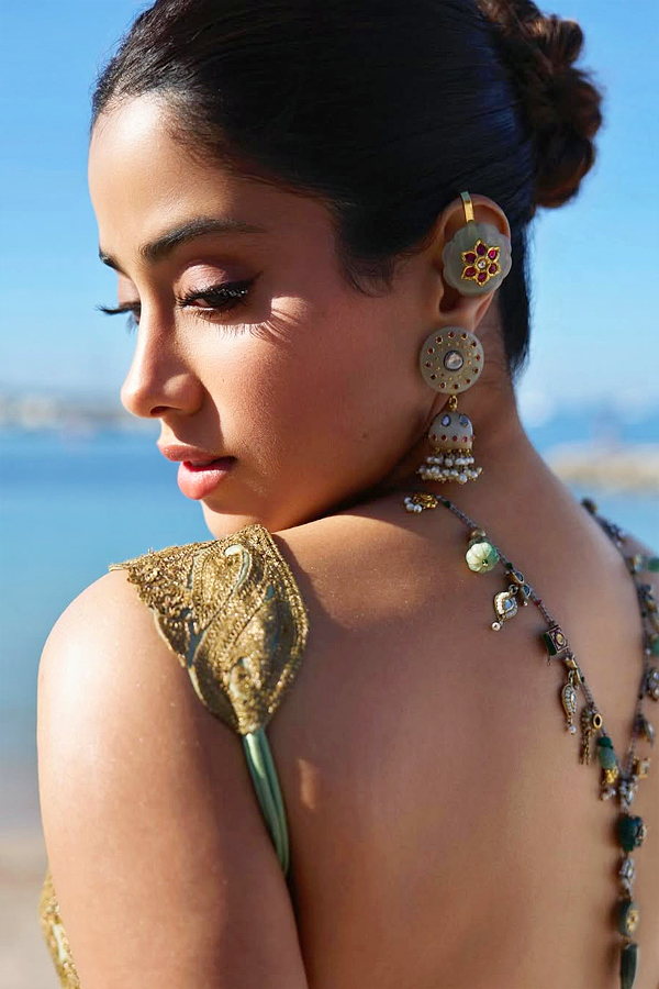 Janhvi Kapoor continues to bring desi drama At Cannes Film Festival in backless dress Photos9