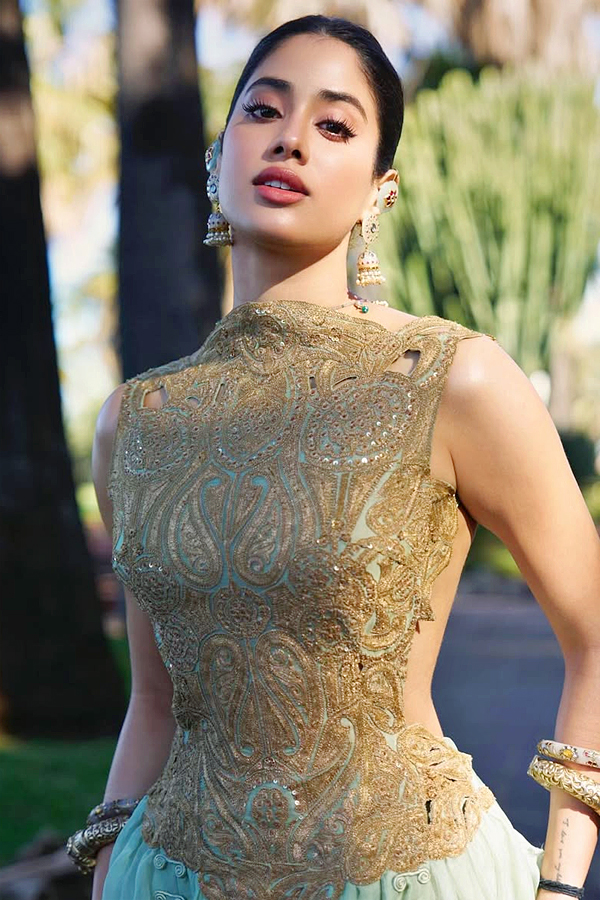 Janhvi Kapoor continues to bring desi drama At Cannes Film Festival in backless dress Photos10