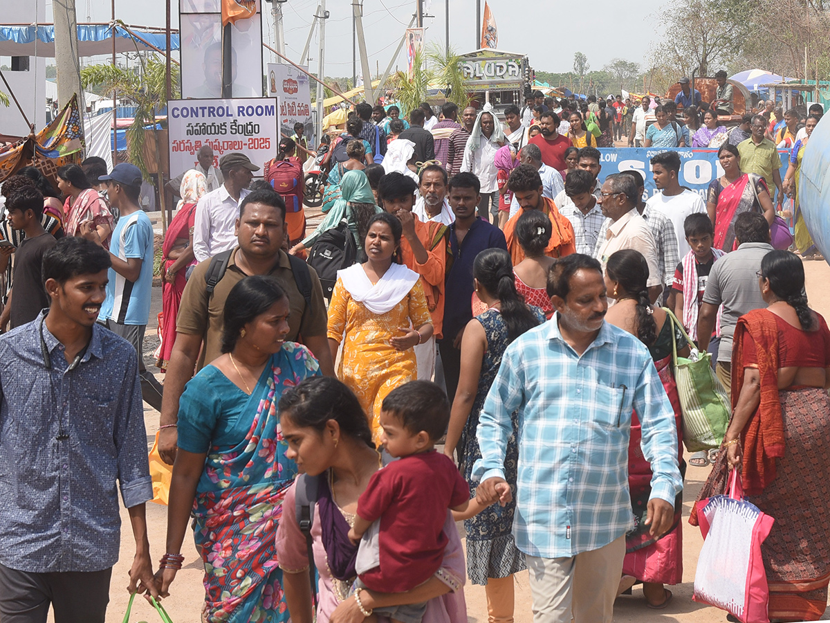 Kaleshwaram Saraswati River Pushkaralu 2025 Photos9