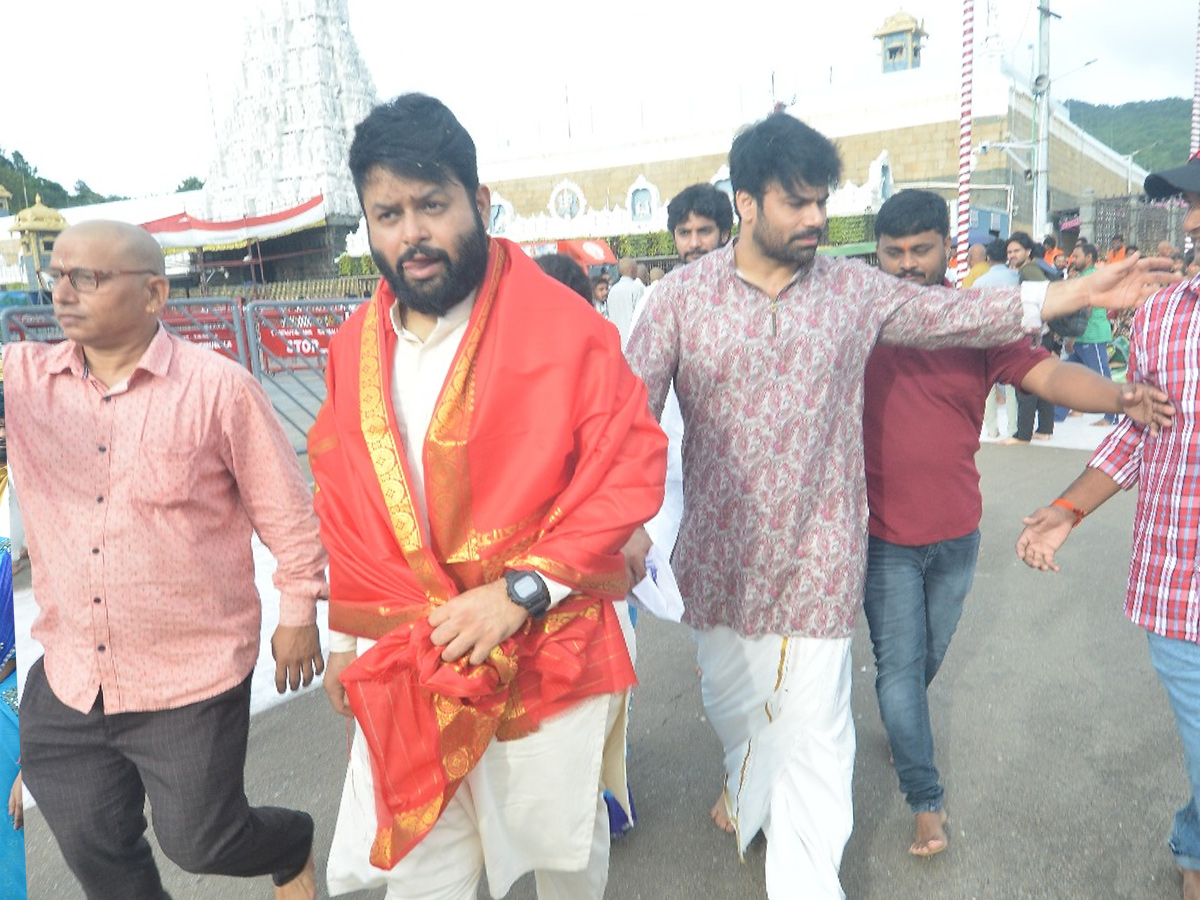 Thaman, Aadi Sai Kumar, Ashwin Babu Visits Tirumala Photos5