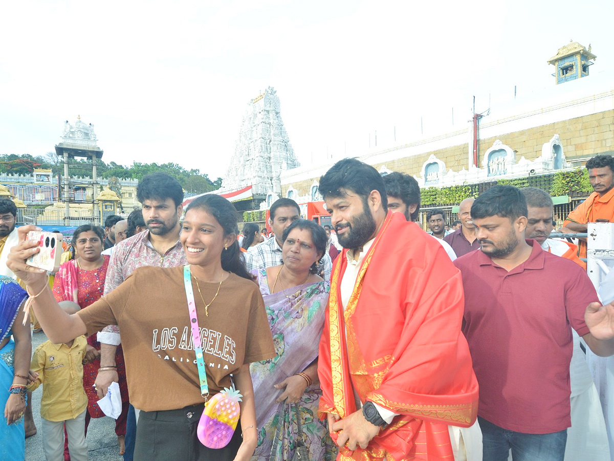 Thaman, Aadi Sai Kumar, Ashwin Babu Visits Tirumala Photos4