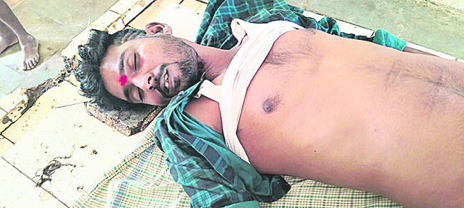 ఉద్యోగం పోయిందని మానసిక ఒత్తిడితో..1