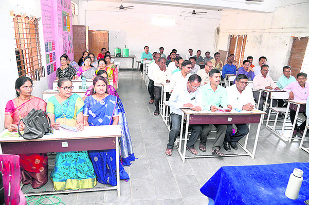 టీచర్ల నైపుణ్యాల పెంపునకు శిక్షణ1