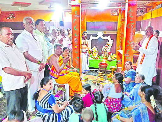ఎండీయూ వాహనదారులను కాపాడాలని వినతి
2