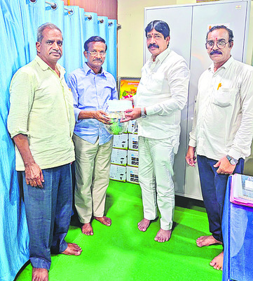 ఎండీయూ వాహనదారులను కాపాడాలని వినతి
1