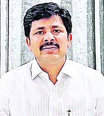 దుకాణాల కూల్చివేతపై ధర్నా 
1