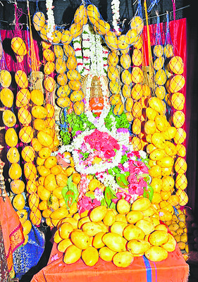 వీరాంజనేయునికి మామిడి ఫలార్చన 1