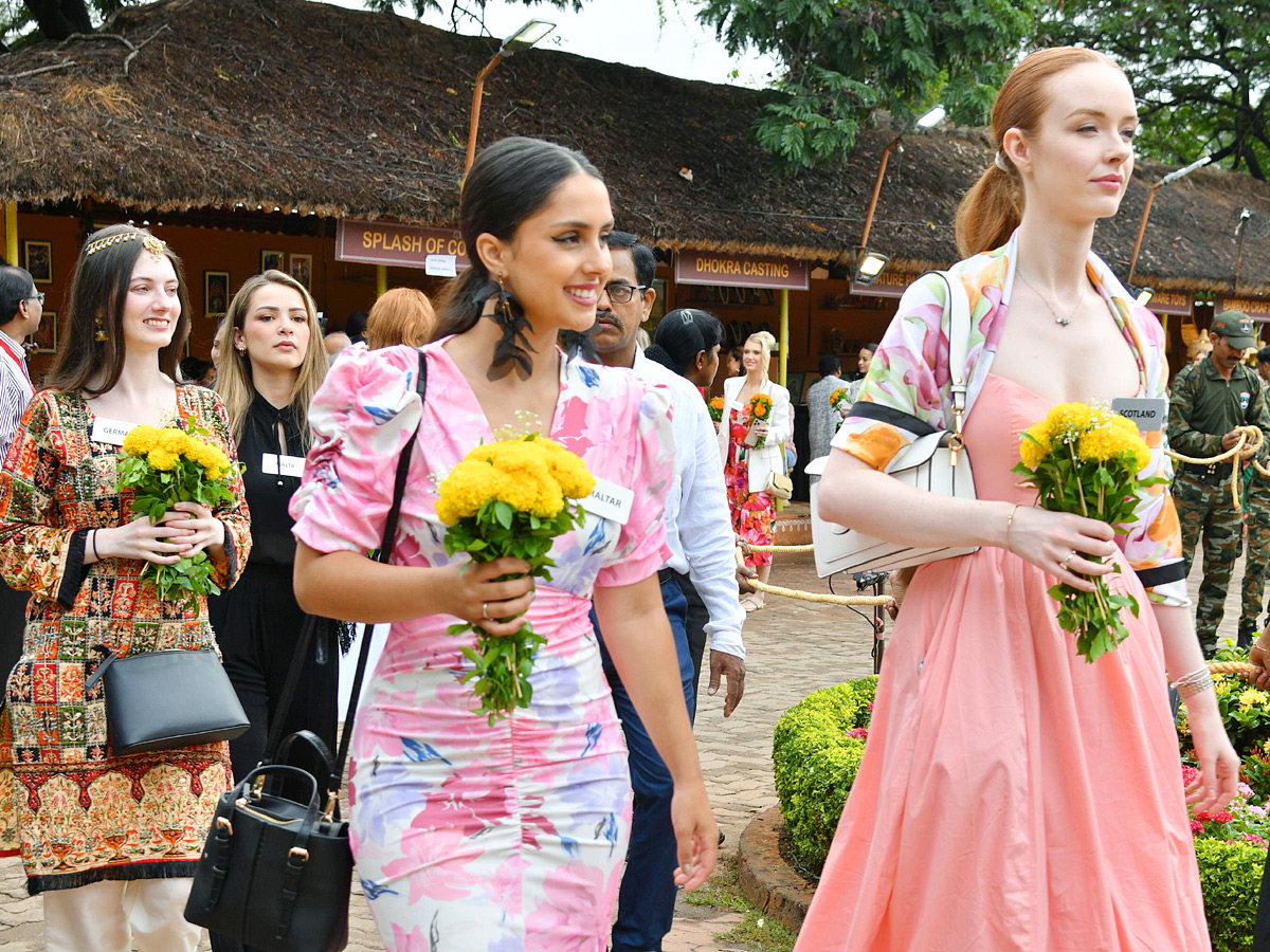 Miss World Contestants Visit Shilparamam At Hyderabad Photos14