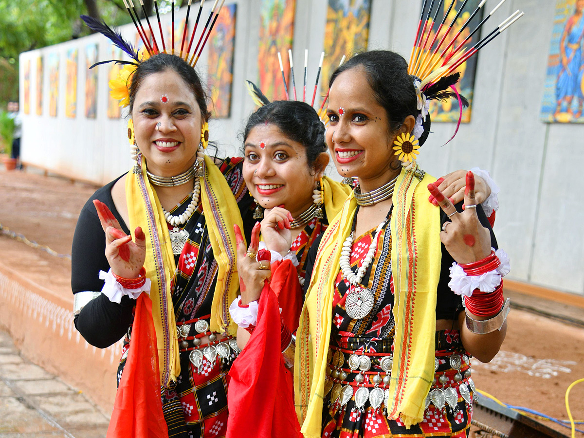 Miss World Contestants Visit Shilparamam At Hyderabad Photos3