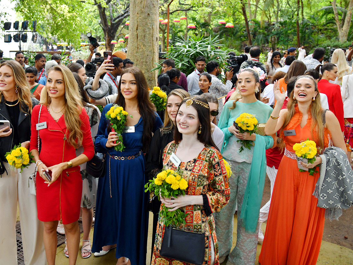 Miss World Contestants Visit Shilparamam At Hyderabad Photos32