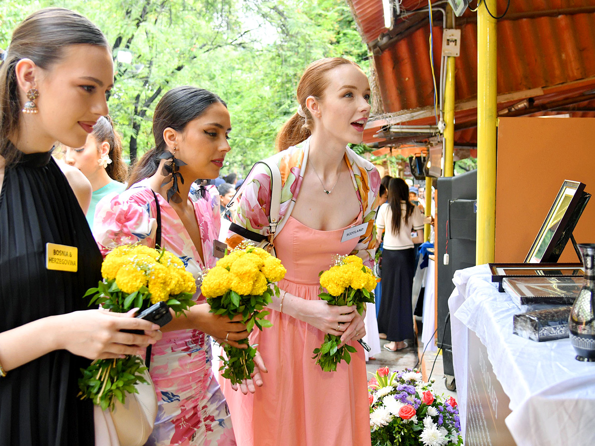 Miss World Contestants Visit Shilparamam At Hyderabad Photos7