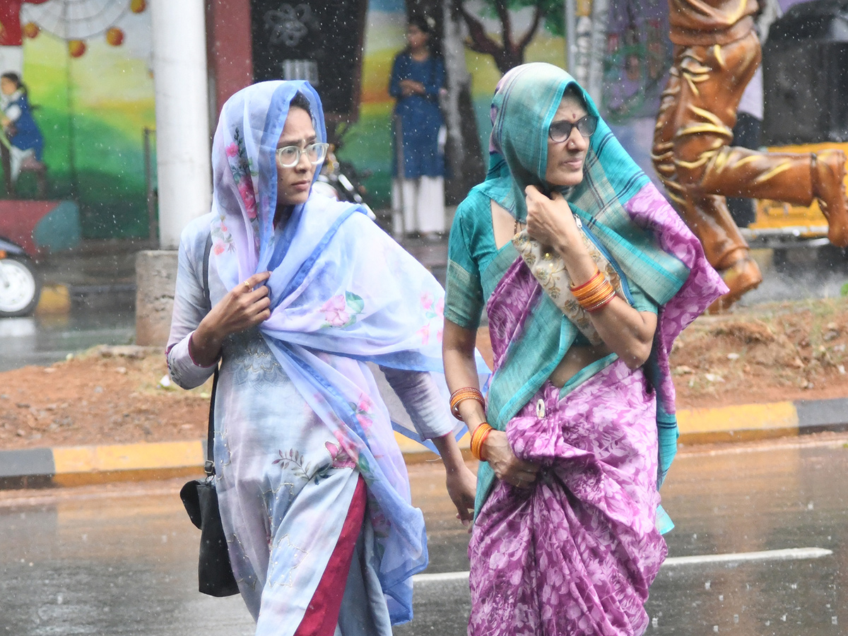 Weather Report : Heavy Rain In Hyderabad Photos12