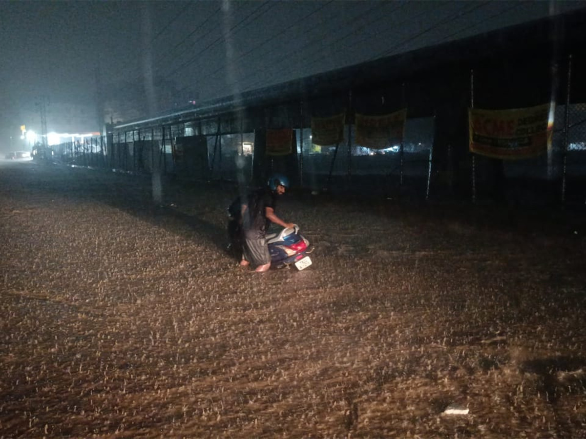 Weather Report : Heavy Rain In Hyderabad Photos24