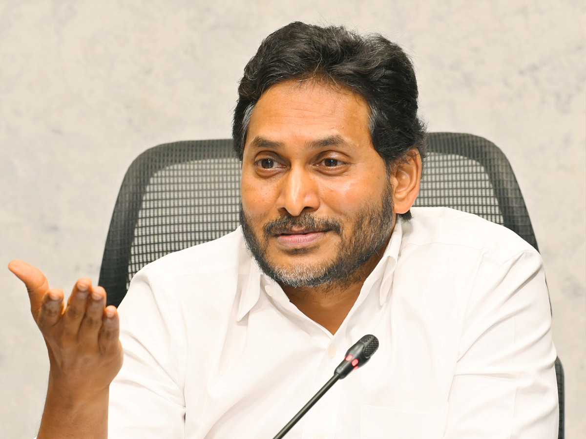 YS Jagan Sensational Press Meet On AP Liquor Scam Photos11
