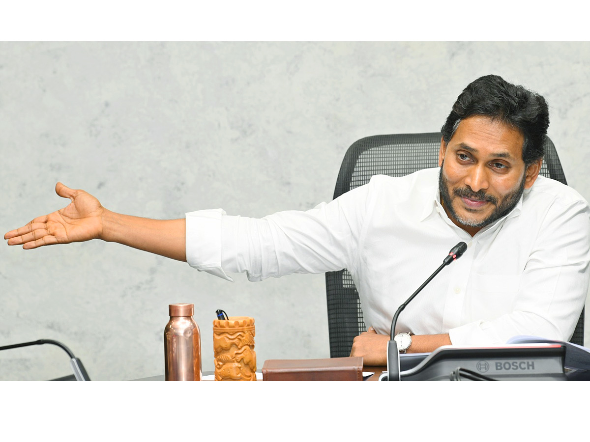 YS Jagan Sensational Press Meet On AP Liquor Scam Photos13