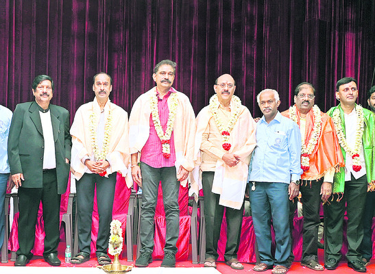 కొలువు దీరిన ఆస్కా 1