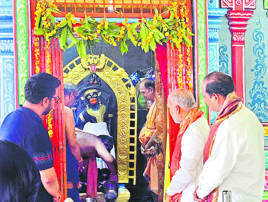 వైభవంగా ప్రసన్నాంజనేయుని కల్యాణ వేడుకలు 3