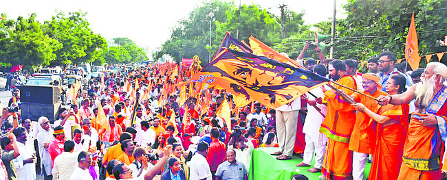 మారని అధికారులు.. 1