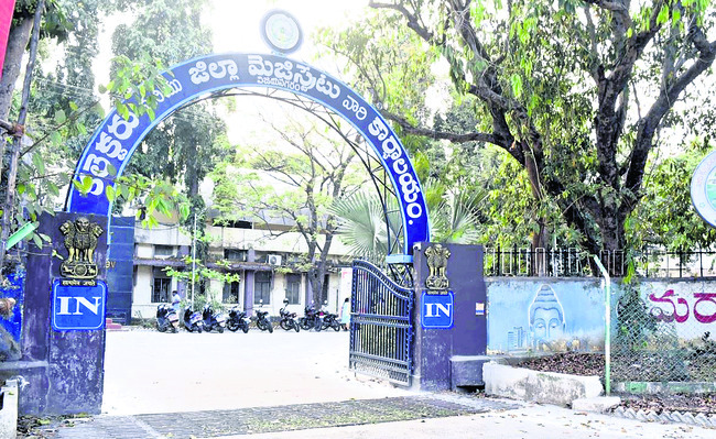 ప్రభుత్వ ఉద్యోగుల్లో బదిలీల చర్చ 1