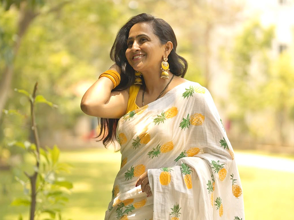 Anchor Lasya Shares Latest family Pictures on Social Media 10