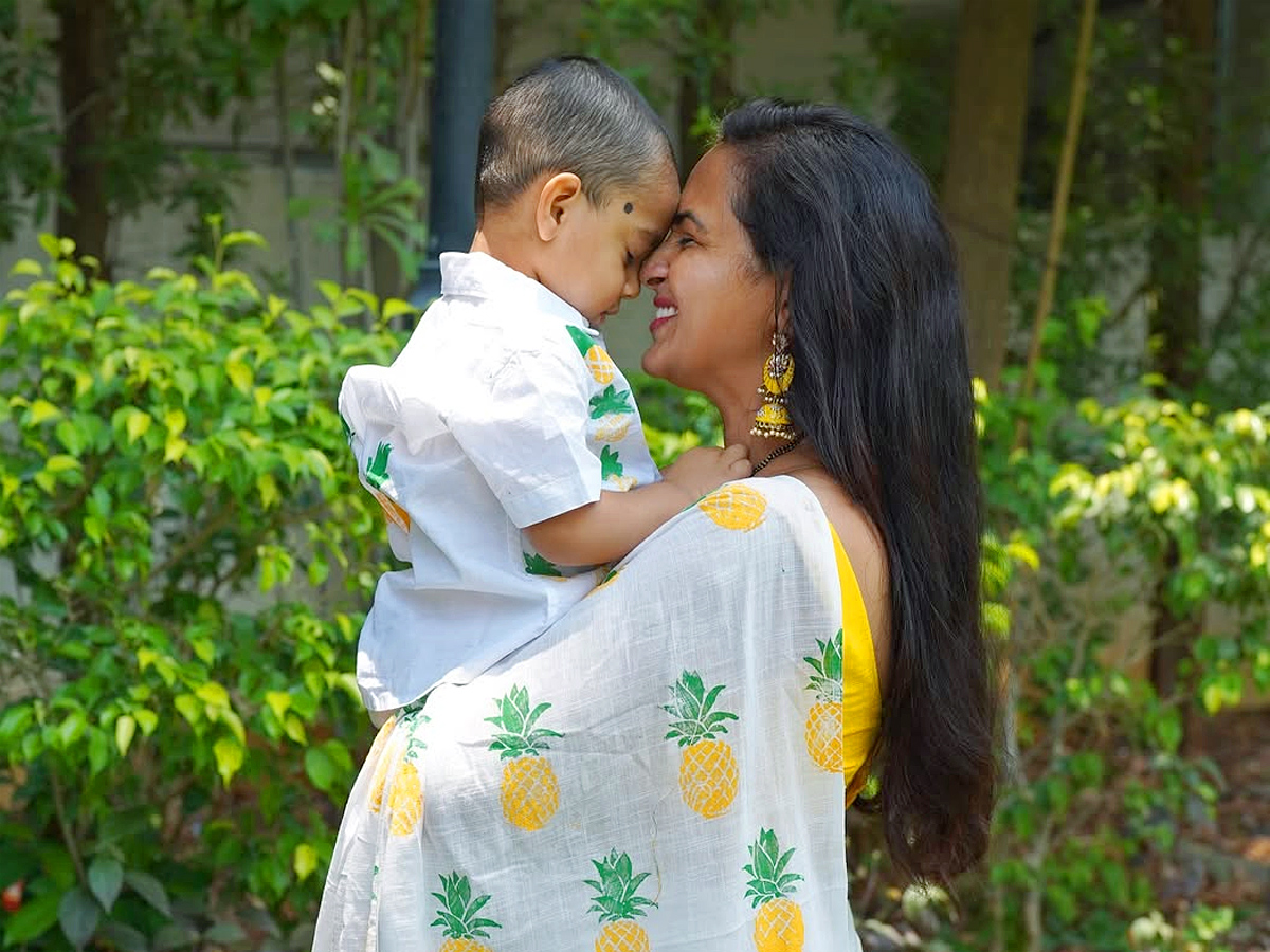 Anchor Lasya Shares Latest family Pictures on Social Media 4