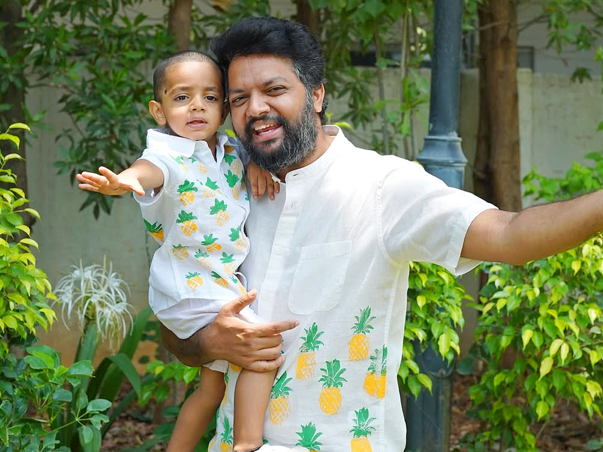 Anchor Lasya Shares Latest family Pictures on Social Media 5