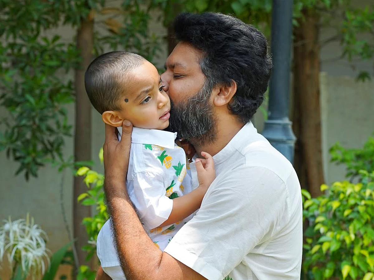 Anchor Lasya Shares Latest family Pictures on Social Media 6