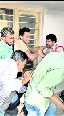 ట్రాలీ అడుగును అరలుగా మార్చి.. 5