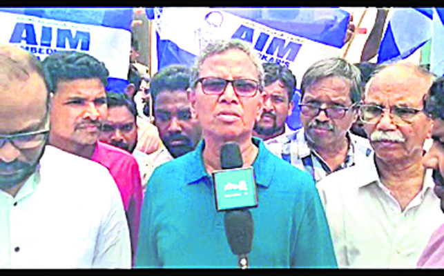 దళితులకు రక్షణ లేదు 
1