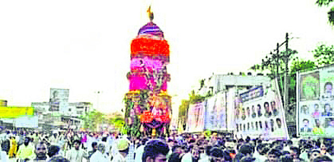 నేత్రపర్వం.. ఊరమ్మదేవి రథోత్సవం1