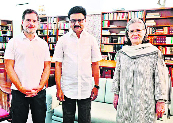 ఢిల్లీలో స్టాలిన్ బిజీ బిజీ1