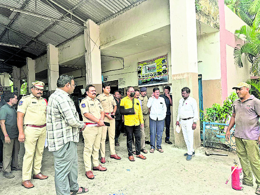 ప్రజలు అప్రమత్తంగా ఉండాలి
1