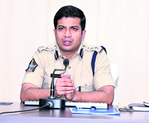 అసాంఘిక కార్యకలాపాలపై ‘స్పెషల్’ దాడులు1