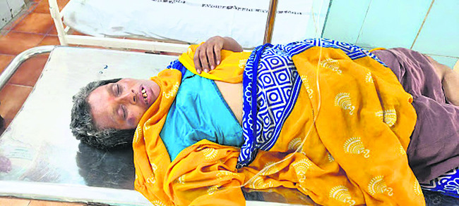 పిచ్చికుక్క దాడిలో ఒకరికి గాయాలు 1